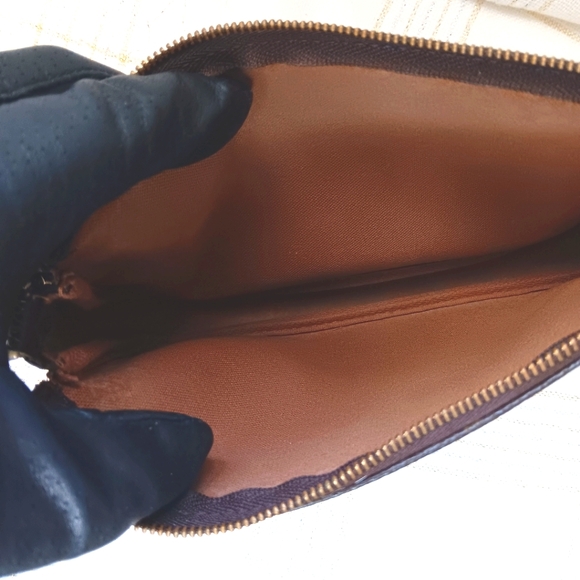 Louis Vuitton Vintage Pochette Accessoires handbag with strap - Picture 12 of 17